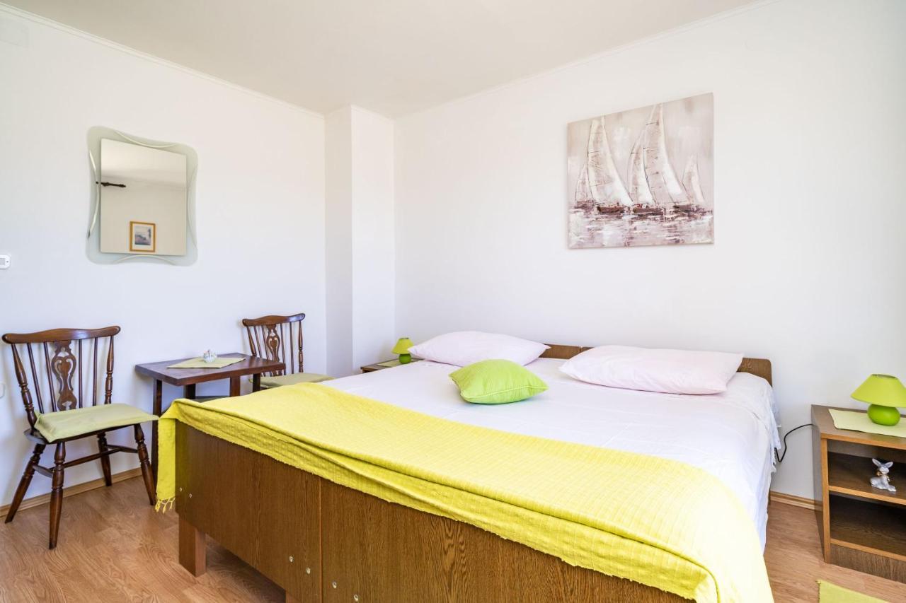 Apartment Laurel Leaf Lovorno Exterior photo