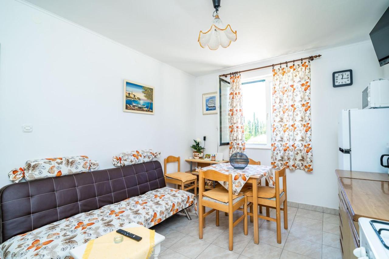 Apartment Laurel Leaf Lovorno Exterior photo